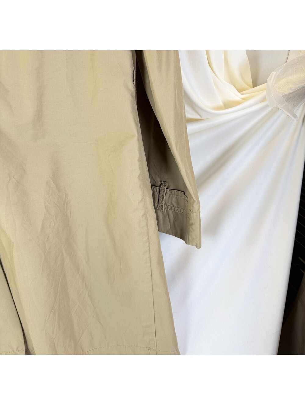 Gap Women's Beige Trench Coat Mid-Length Button Closure Pockets Size M - Picture 12 of 14